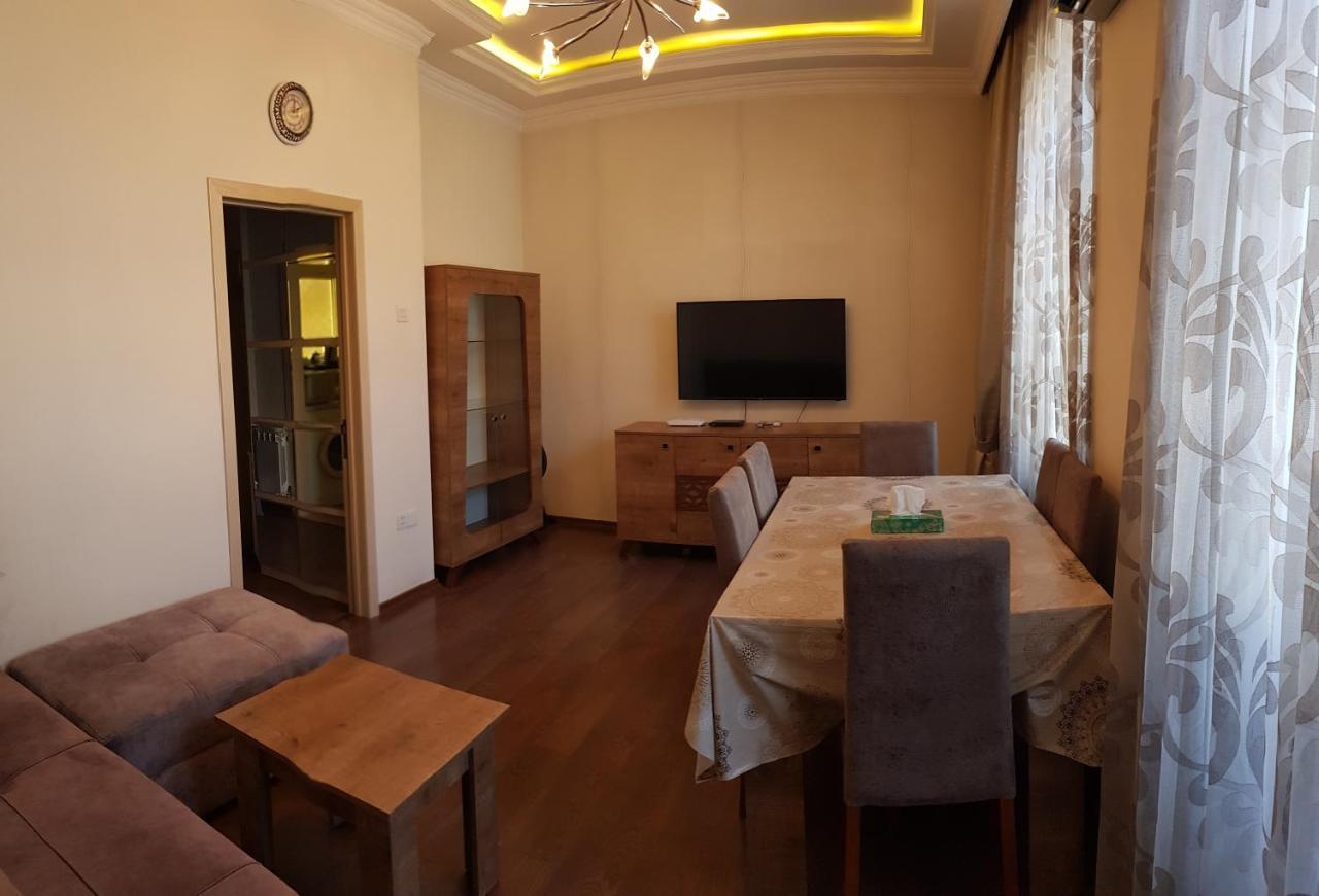 Luxury On Nizami Street شقة *